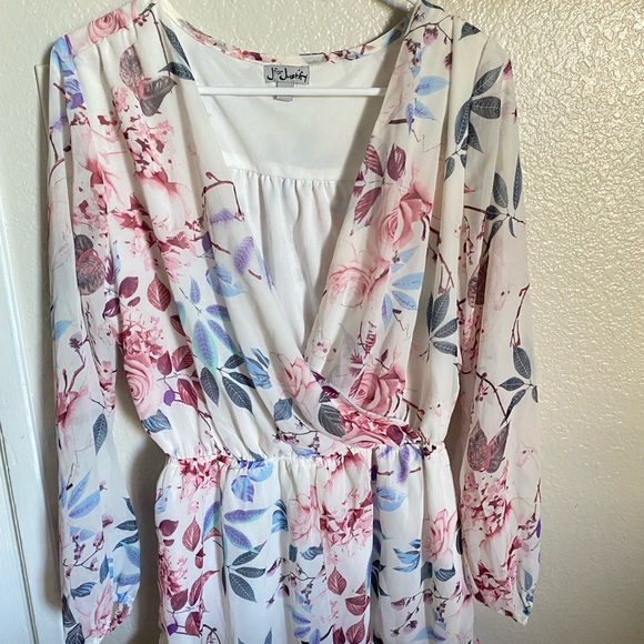 J for Justify Floral Romper 🌸 - Picture 3 of 6